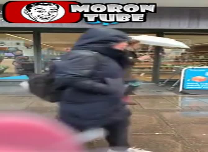 Video :Ever get a glimpse of a seagull shopping